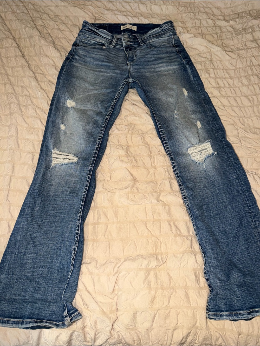 Buckle Women's Boot Cut Jeans in Distressed Medium Blue